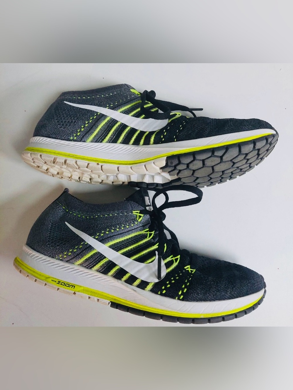 Nike Flyknit Streak Black Dark Grey
Volt 835994-001 Running Shoes-Mens 8.5